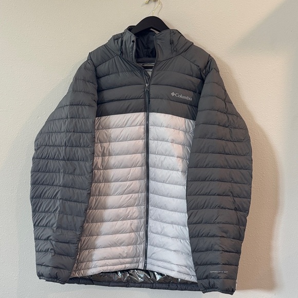 Columbia Gray and White Puffer Jacket - Picture 1 of 6